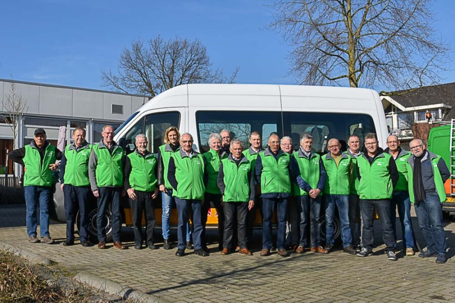Sleutel overhandigen vd Wensbus 9 (13 van 58).jpg